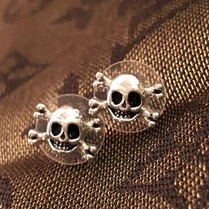 Skull earrings